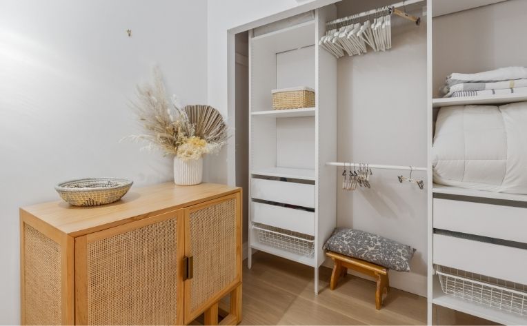 حجم مساحة الخزانة